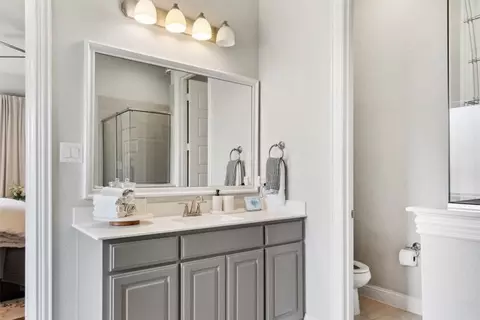 Bath - 200 Rosetree Ct, Hewitt, TX 76643 photo 4 of 6