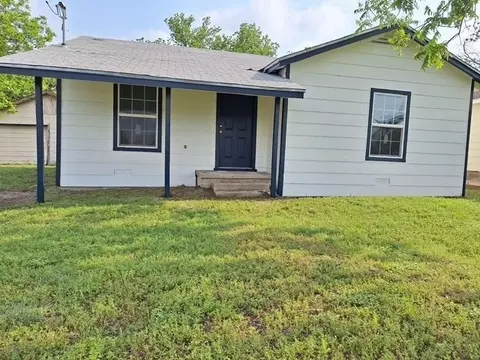 3400 Pewitt Dr, Waco, TX 76706