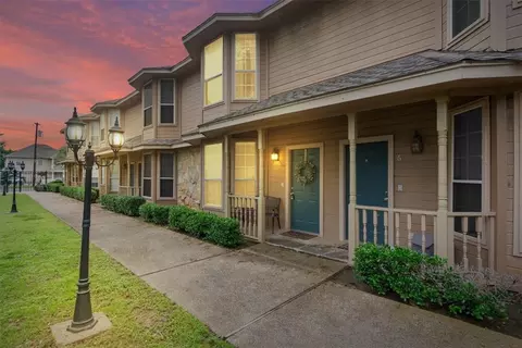 2009 S 10th St #5, Waco, TX 76706