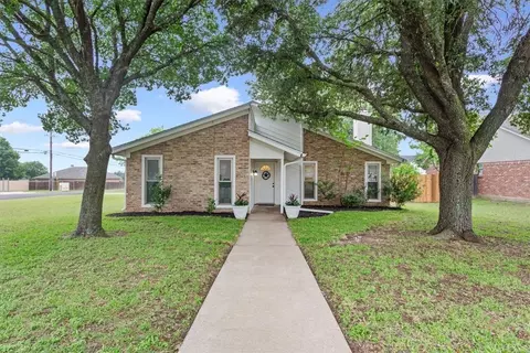 101 Bonham Dr, Hewitt, TX 76643