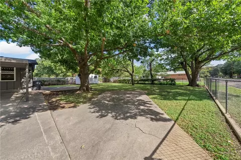 2101 Trinity Dr, Waco, TX 76710 photo 24