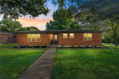 2101 Trinity Dr, Waco, TX 76710