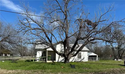 700 N Gresham St, Marlin, TX 76661