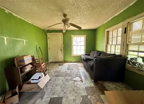 700 N Gresham St, Marlin, TX 76661 photo 8