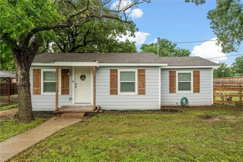 394 E Rocket Rd, Lorena, TX 76655 photo 2