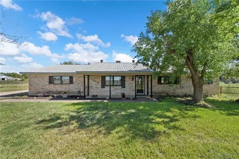 518 W Moonlight Dr, Robinson, TX 76706