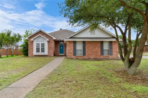 204 Greystone Dr, Hewitt, TX 76643