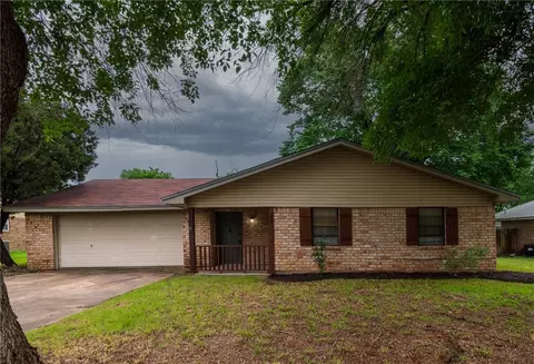 808 Rolling Hills Dr, Hewitt, TX 76643