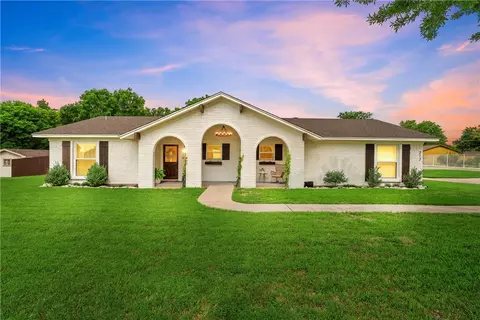 212 N Old Temple Rd, Hewitt, TX 76643
