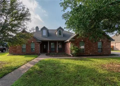 327 S Cedar Ridge Cir, Robinson, TX 76706