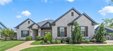 404 Wycliff Dr, China Spring, TX 76633