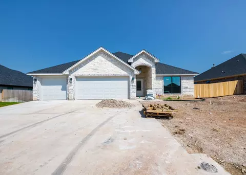809 Sunnys Halo Dr, Hewitt, TX 76643