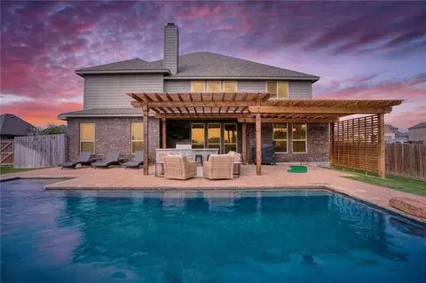 1066 Waverly St, Hewitt, TX 76643