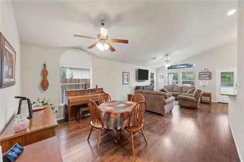 5400 Flat Iron Dr, Waco, TX 76708 photo 4