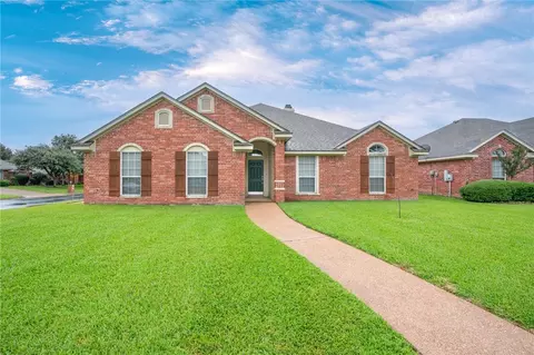 3117 Cherokee Ln, Woodway, TX 76712