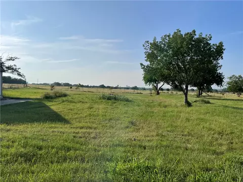 202 Hoffmeyer Ln, Waco, TX 76706 photo 2