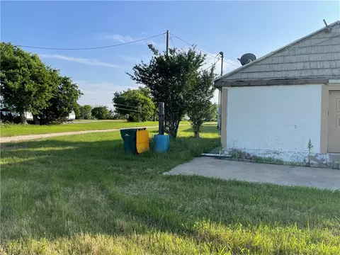 202 Hoffmeyer Ln, Waco, TX 76706 photo 6