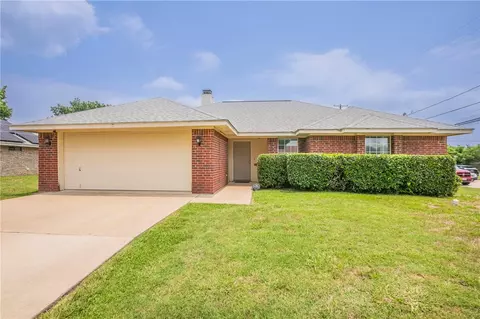 812 Rolling Hills Dr, Hewitt, TX 76643