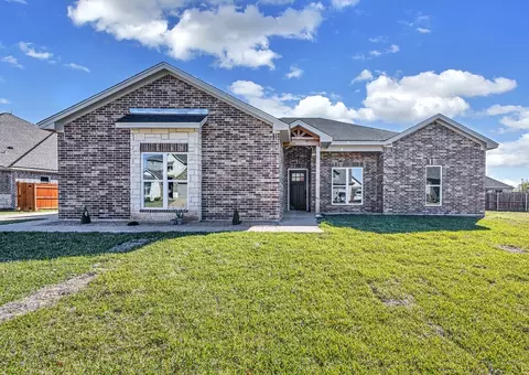 910 Cumberland St, Mcgregor, TX 76657