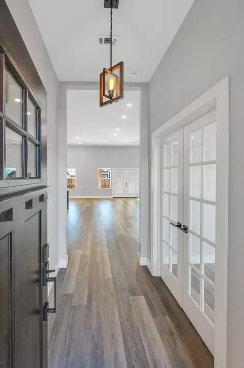 910 Cumberland St, Mcgregor, TX 76657 photo 8