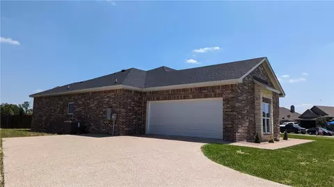 910 Cumberland St, Mcgregor, TX 76657 photo 6