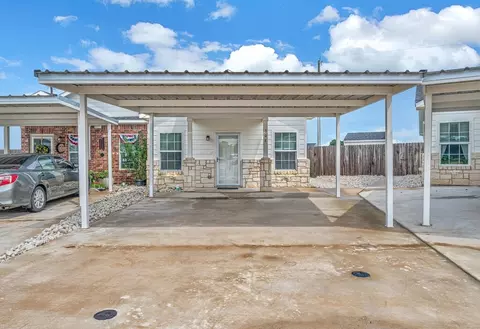 508 Alamo Ct, Mcgregor, TX 76657