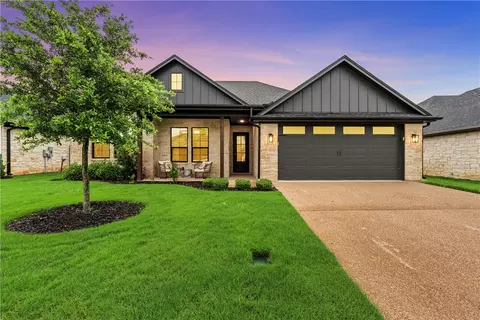 10437 Fallen Leaf Dr, Waco, TX 76712