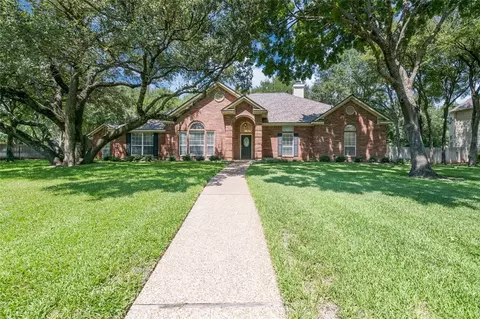 334 Stone Creek Cir, Mcgregor, TX 76657