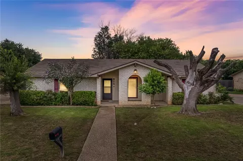 324 Bowie Ln, Hewitt, TX 76643