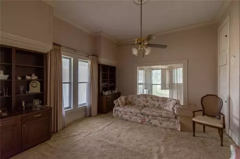 1014 W 3rd St, Mcgregor, TX 76657 photo 3