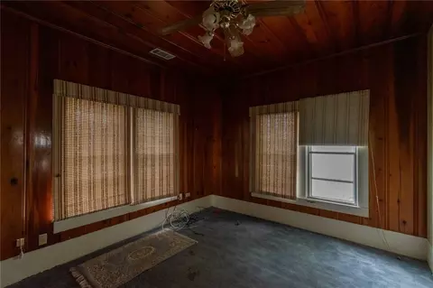 1014 W 3rd St, Mcgregor, TX 76657 photo 10