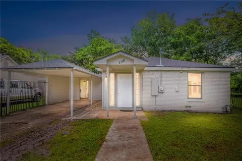 206 N Waco St, Mart, TX 76664
