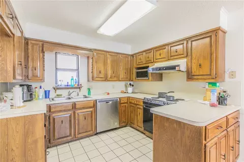 211 Chelsea Dr, Hewitt, TX 76643