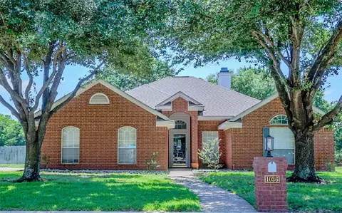 1036 Cheyenne Trl, Hewitt, TX 76643