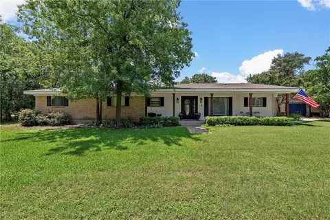 663 Cedar Ridge Dr, China Spring, TX 76633