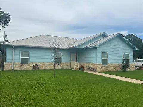 1202 Ave B St, Lacy Lakeview, TX 76705