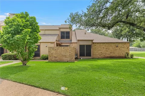 3325 Chimney Place Dr, Waco, TX 76708 photo 4