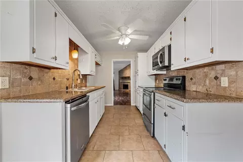 3325 Chimney Place Dr, Waco, TX 76708 photo 11