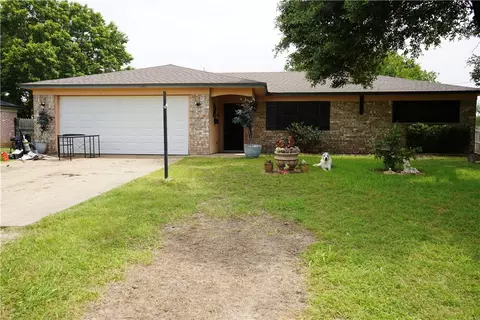 490 Fernwood Dr, Woodway, TX 76712