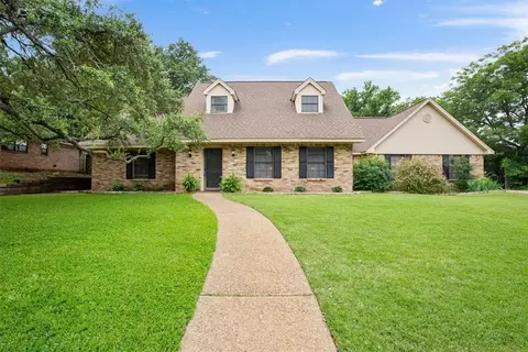 804 Willow Creek Dr, Woodway, TX 76712