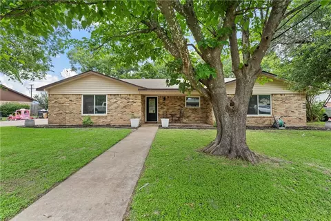 102 Thompson Cir, Lorena, TX 76655
