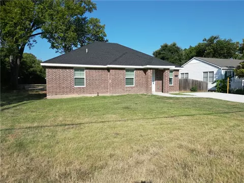 3324 N 26th St, Waco, TX 76708 photo 4