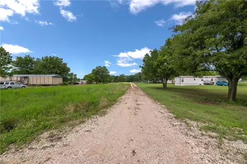 345 Christopher Dr, Eddy, TX 76524 photo 10