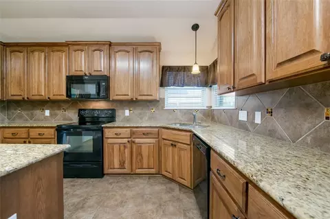 811 Springdale Cir, Lorena, TX 76655 photo 12