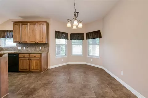 811 Springdale Cir, Lorena, TX 76655 photo 9