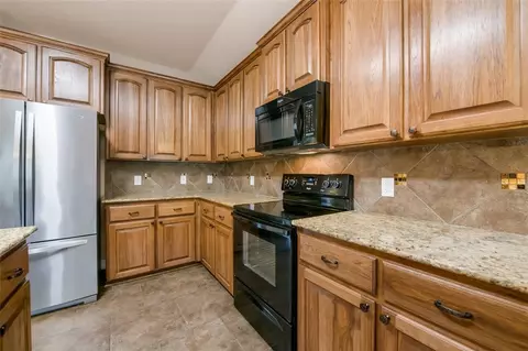 811 Springdale Cir, Lorena, TX 76655 photo 13