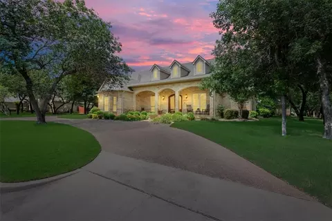 8461 Spicewood Springs Rd, China Spring, TX 76633