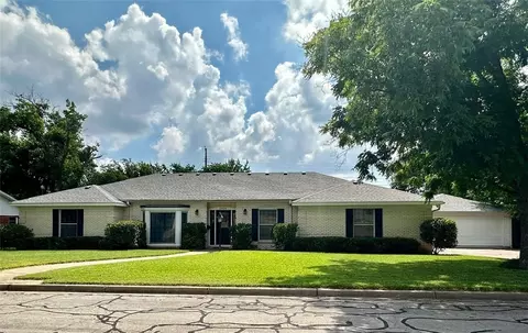 2909 N 42nd St, Waco, TX 76710