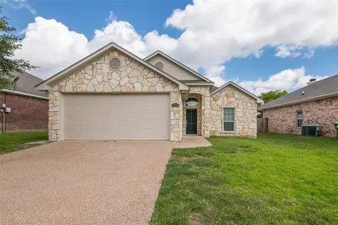 3045 Andalusian Ln, Robinson, TX 76706