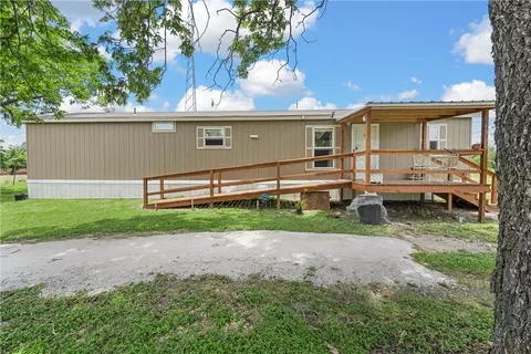 506 Elm, Lott, TX 76656